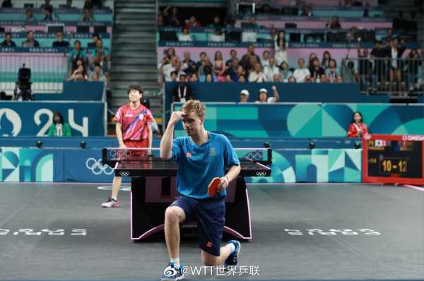 饱含情怀的 饱含情怀的